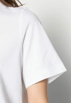 Weekday TRISH - T-shirt basique Women -France Weekday Soldes Boutique 03ef27c15a8646549512e8a5cd55a069