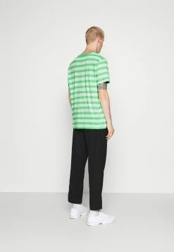 Weekday STRIPE - T-shirt imprimé Men -France Weekday Soldes Boutique 0b83529103ea4443835fa1737159034b