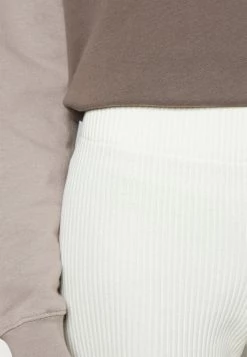 Weekday KATHERINE TROUSER - Pantalon classique Women -France Weekday Soldes Boutique 0dee4be57033490083413363e8139b76