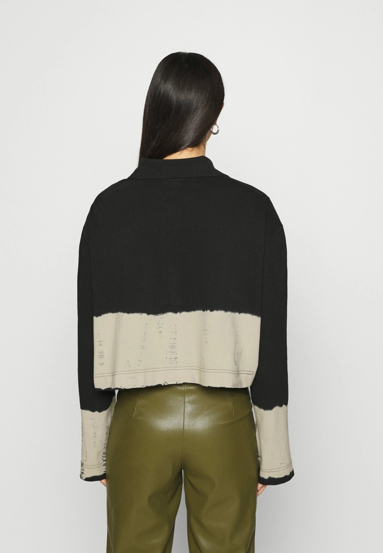 Weekday KALANI CROPPED LONG SLEEVE - Polo Women 5 Weekday KALANI CROPPED LONG SLEEVE - Polo Women – Image 3