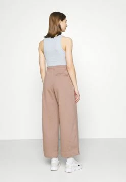 Weekday ROXA - Pantalon de survêtement Women -France Weekday Soldes Boutique 12b547c00e154c3abd4f286eefa33db2