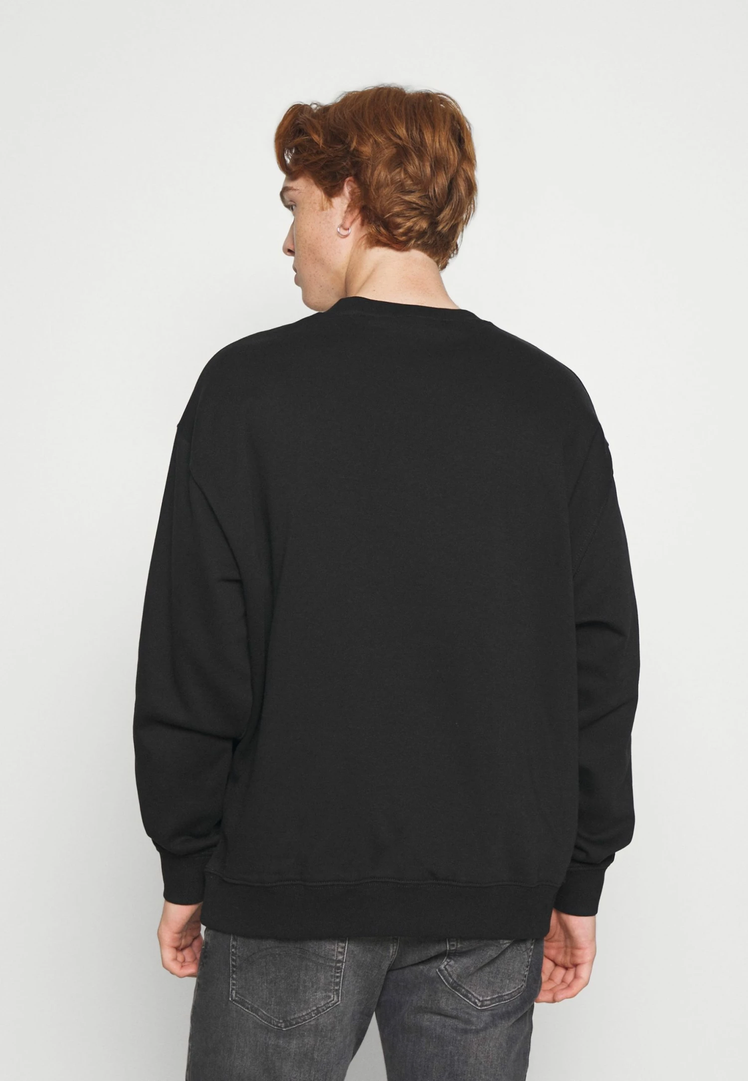 Weekday OVERSIZED - Sweatshirt Men 5 Weekday OVERSIZED - Sweatshirt Men – Image 3