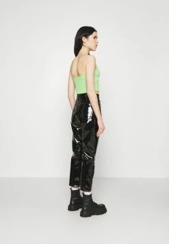 Weekday MITZI SINGLET - Débardeur Women -France Weekday Soldes Boutique 1ab49609f1994710ad4bbcc4062d18d0