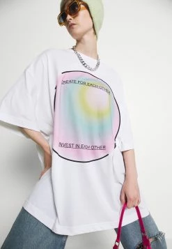 Weekday HUGE - T-shirt imprimé Women -France Weekday Soldes Boutique 1fcb2f2e573f4179ba2e6caad455ee68