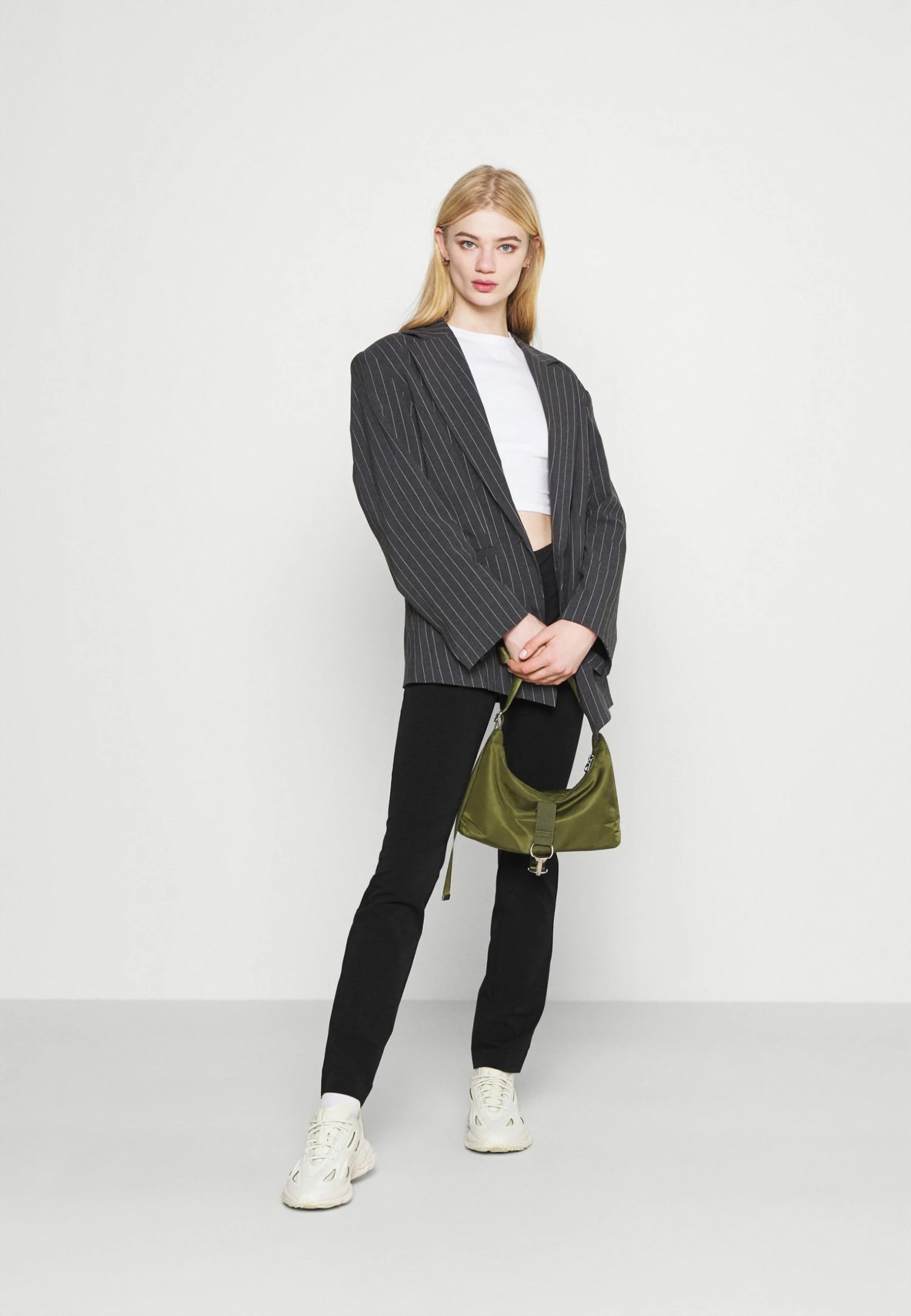 Weekday SPRING TIGHT TROUSER - Pantalon classique Women 4 Weekday SPRING TIGHT TROUSER - Pantalon classique Women – Image 2