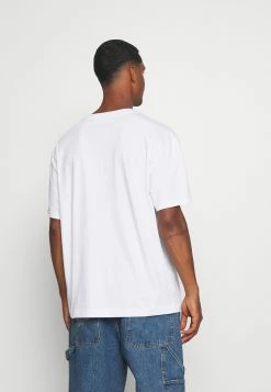 Weekday BAGDE UNISEX - T-shirt imprimé All 10 Weekday BAGDE UNISEX - T-shirt imprimé All -France Weekday Soldes Boutique 2f4c6191d3fd4048aa120bd68d49f16c