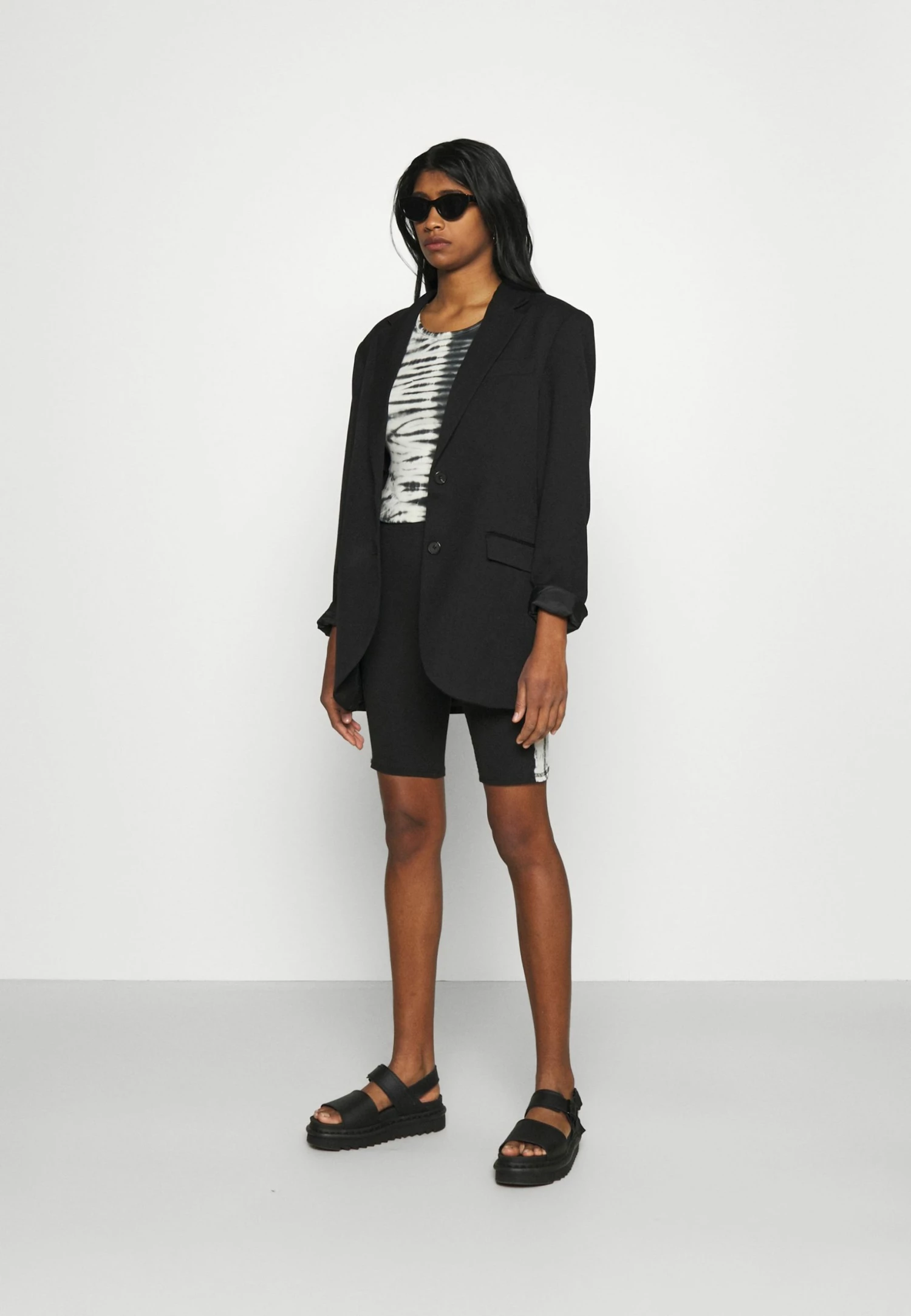 Weekday STELLA BIKER - Short Women 4 Weekday STELLA BIKER - Short Women – Image 2