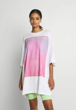 Weekday HUGE - T-shirt imprimé Women