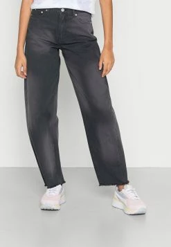 Weekday FAITH TROUSERS - Jean boyfriend Women