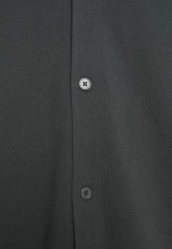 Weekday PASS SHORTSLEEVE - Chemise Men -France Weekday Soldes Boutique 414137a6d5aa432c9335cf09b2fb70de