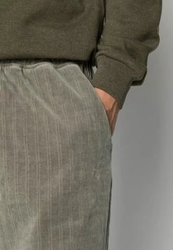 Weekday KYE - Short Men -France Weekday Soldes Boutique 49de90d1060e422080fa9dd319657b92