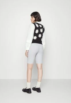 Weekday STELLA BIKER - Short Women -France Weekday Soldes Boutique 4b19c8a4531446128ff3896ff0dc077f