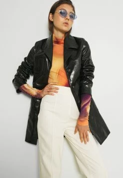 Weekday CHIE PRINTED TURTLENECK - T-shirt à manches longues Women -France Weekday Soldes Boutique 4d38c69bc3ec45369a7cbd75548f3691