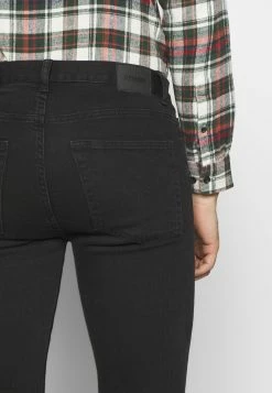 Weekday FORM TUNED - Jean boyfriend Men -France Weekday Soldes Boutique 4e880752234a40aca7c4e2fd76fc107d