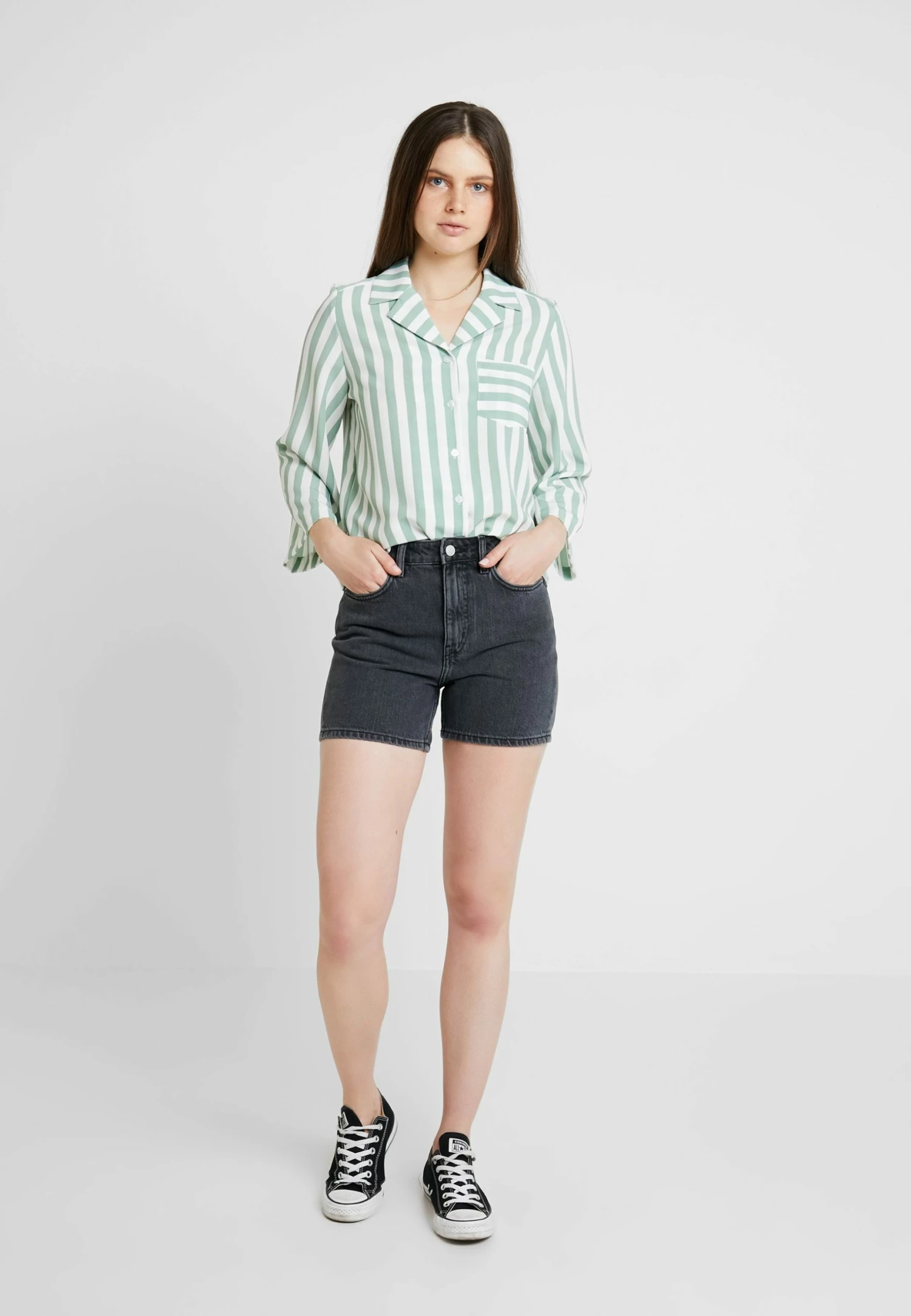 Weekday EYA - Short en jean Women 4 Weekday EYA - Short en jean Women – Image 2