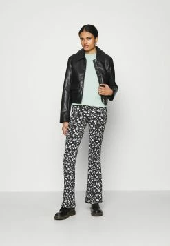 Weekday PRIME - T-shirt basique Women -France Weekday Soldes Boutique 56b841f4429d41cabacf8bed94a00bdc