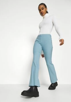 Weekday RITZA SKINNY FLARED TROUSER - Pantalon classique Women -France Weekday Soldes Boutique 5792bb81cf9c47d2bffbe696812b106d