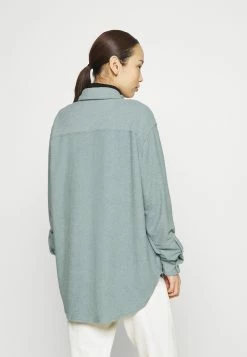 Weekday EDYN TOWELLING - Chemisier Women -France Weekday Soldes Boutique 59197359b6374372a958be05cf4a4e51