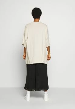 Weekday HUGE - T-shirt basique Women 11 Weekday HUGE - T-shirt basique Women -France Weekday Soldes Boutique 59f55cdc316847efadc5cb33a46a0f8a