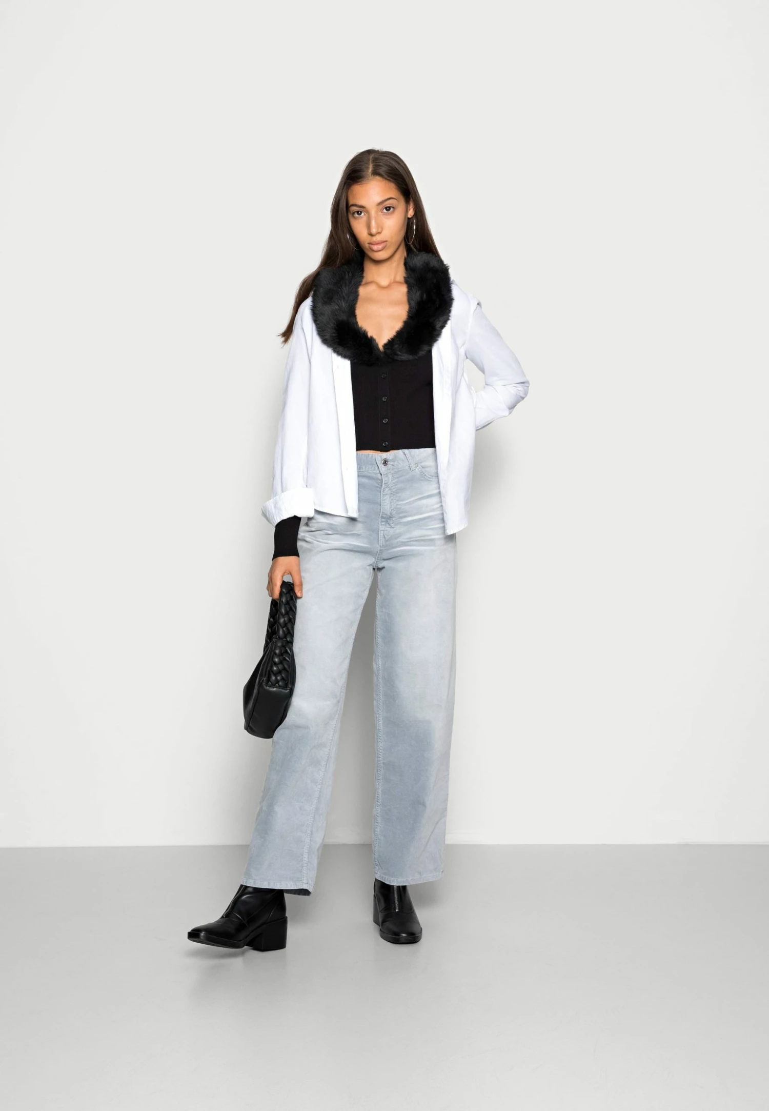 Weekday FURRY CARDIGAN - Gilet Women 4 Weekday FURRY CARDIGAN - Gilet Women – Image 2