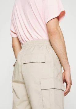 Weekday KRISTOFFER - Short Men 11 Weekday KRISTOFFER - Short Men -France Weekday Soldes Boutique 62b8288e23eb4c228f33d873b807a970