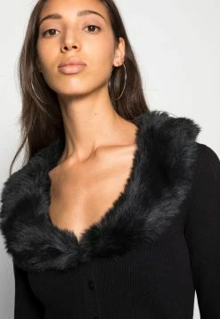 Weekday FURRY CARDIGAN - Gilet Women 16 Weekday FURRY CARDIGAN - Gilet Women -France Weekday Soldes Boutique 65c94ed117d141a68dab5be97b14c46f