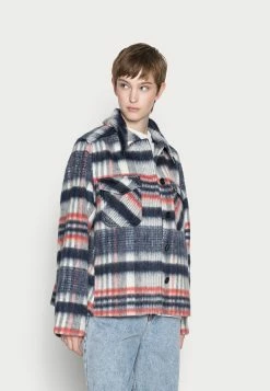 Weekday ISA HAIRY SHORT JACKET - Veste mi-saison Women