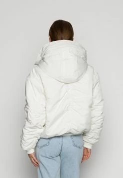 Weekday BEATRICE BOMBER JACKET - Veste d'hiver Women 12 Weekday BEATRICE BOMBER JACKET - Veste d'hiver Women -France Weekday Soldes Boutique 6f806be793c34d8e9af562de84b55617