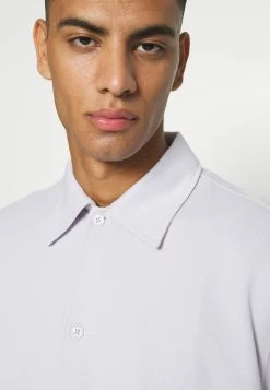 Weekday PASS SHORTSLEEVE - Chemise Men -France Weekday Soldes Boutique 73637b0becb64e42b95a9f320a33fa95