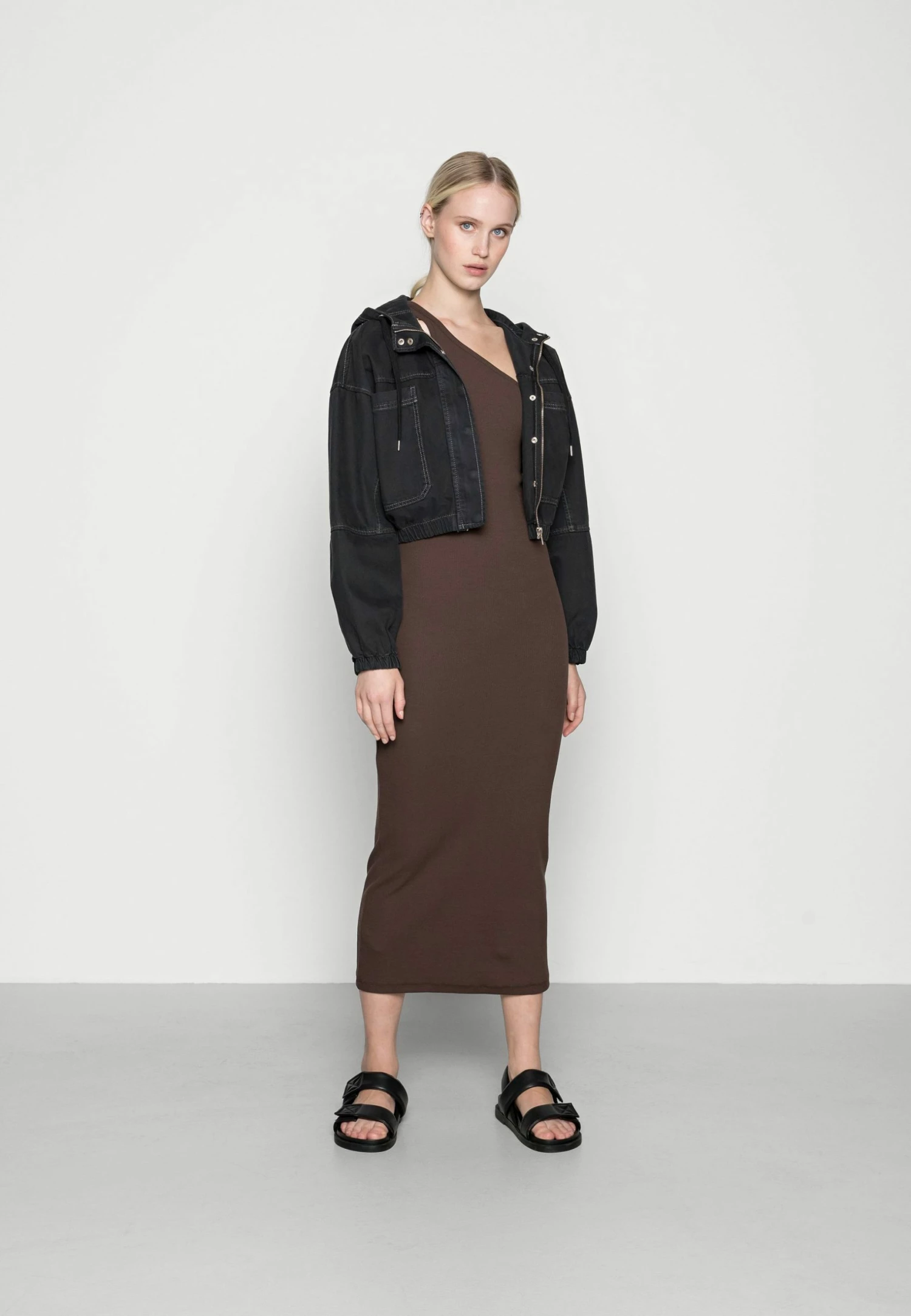 Weekday VIC ONE SHOULDER DRESS - Robe en jersey Women 4 Weekday VIC ONE SHOULDER DRESS - Robe en jersey Women – Image 2