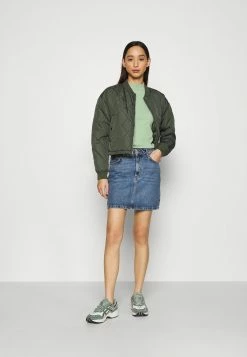 Weekday VERA MOCKNECK - T-shirt à manches longues Women 14 Weekday VERA MOCKNECK - T-shirt à manches longues Women -France Weekday Soldes Boutique 74994fcfcefb41258b45ef8b7ccaf70f