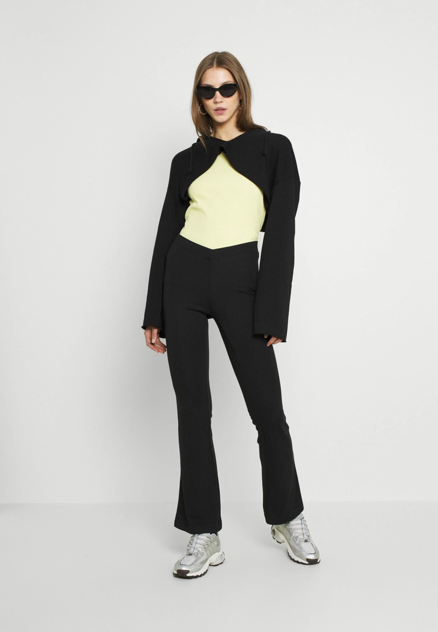 Weekday SLASHFRONT HOODIE - Sweat à capuche Women 4 Weekday SLASHFRONT HOODIE - Sweat à capuche Women – Image 2