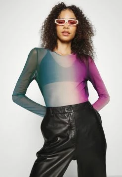 Weekday BLUR LONG SLEEVE - T-shirt à manches longues Women -France Weekday Soldes Boutique 7865d187b68f4bf497960b9828559780