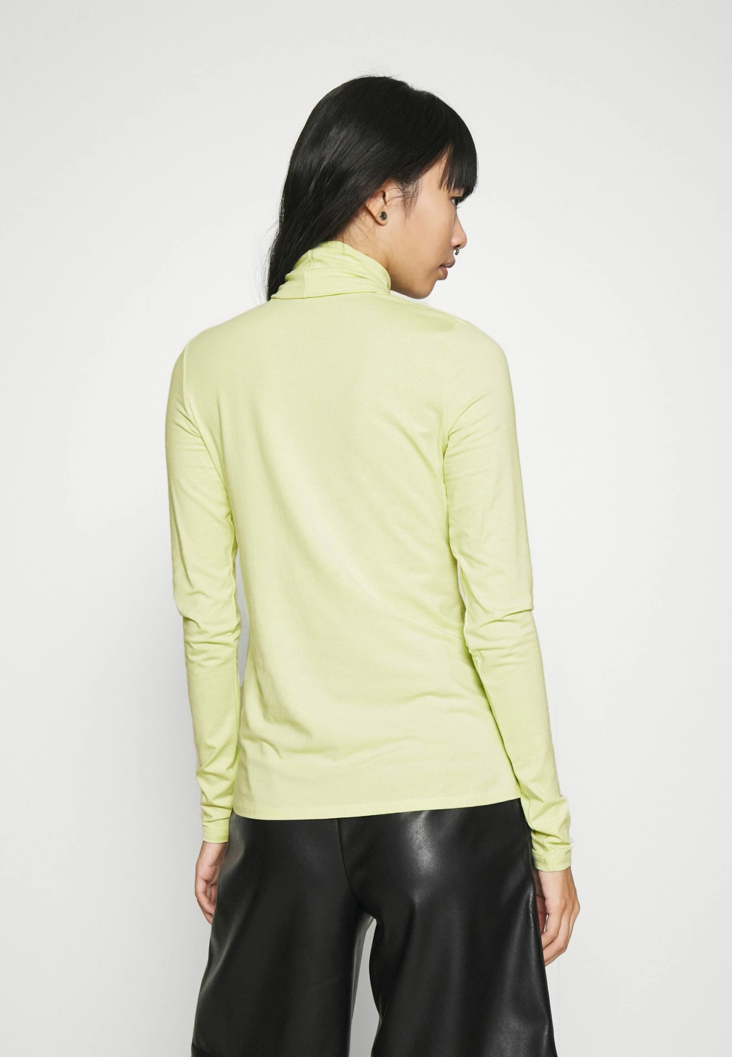 Weekday CHIE TURTLENECK - T-shirt à manches longues Women 5 Weekday CHIE TURTLENECK - T-shirt à manches longues Women – Image 3