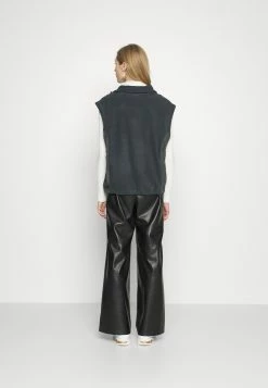 Weekday CRUSH VEST - Sweat polaire Women 11 Weekday CRUSH VEST - Sweat polaire Women -France Weekday Soldes Boutique 7bf71d4d6584476396a4a4b9d6a3381a