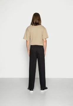 Weekday ROSS WIDE TROUSERS - Chino Men -France Weekday Soldes Boutique 7e33ae4b9ca84539a77b24a99383fab8