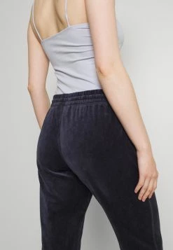 Weekday ROXANNA TROUSERS - Pantalon classique Women -France Weekday Soldes Boutique 84b724bf29ea4ba2a7248089ec361634