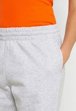 Weekday ALISA PANTS - Pantalon de survêtement Women 13 Weekday ALISA PANTS - Pantalon de survêtement Women -France Weekday Soldes Boutique 84c4dab7e29942a5a16a9cf0787357bc