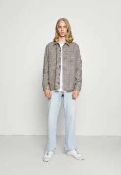 Weekday SPACE SPLIT JEANS - Jean boyfriend Men -France Weekday Soldes Boutique 888f796df38b437ea70ef07f3b489ded