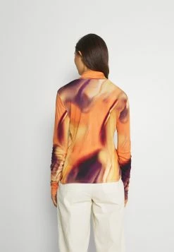 Weekday CHIE PRINTED TURTLENECK - T-shirt à manches longues Women -France Weekday Soldes Boutique 89bf8ffc266f4ed7859bff7410d5e940