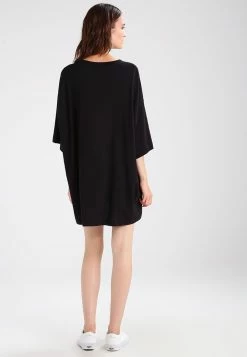 Weekday HUGE - T-shirt basique Women -France Weekday Soldes Boutique 8b6c985193684884afe4588063243c19