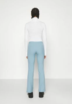 Weekday RITZA SKINNY FLARED TROUSER - Pantalon classique Women -France Weekday Soldes Boutique 8bdd78a4e16a48598b82767822441cf1