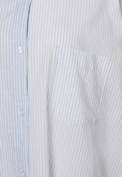 Weekday RIVIERA OVERSIZED - Chemisier Women 16 Weekday RIVIERA OVERSIZED - Chemisier Women -France Weekday Soldes Boutique 8e2975fe40ae44df93b4da8504c6c41c