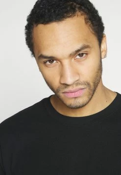 Weekday FRANK - T-shirt basique Men -France Weekday Soldes Boutique 8fc3d380b32b46b39ec0915a38c0db6d