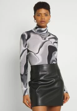 Weekday CHIE PRINTED TURTLENECK - T-shirt à manches longues Women -France Weekday Soldes Boutique 9104034ff6a241a8900fe118af3ee1ab