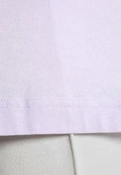 Weekday HUGE - T-shirt basique Women 37 Weekday HUGE - T-shirt basique Women -France Weekday Soldes Boutique 9203081f362d4b58908097e634a9d48b