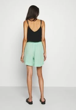 Weekday HAZEL - Short Women -France Weekday Soldes Boutique 97be76852f9a4fde9c62adcccecc2574