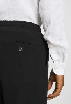 Weekday THRILLER STRUCTURED TROUSERS - Pantalon de survêtement Men -France Weekday Soldes Boutique 9a73d5c62e594c5b927754ccd2c69542