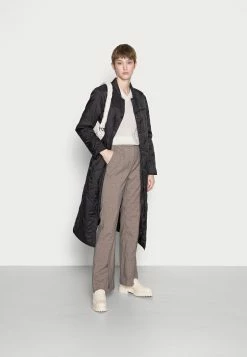 Weekday PEACHY - Pullover Women -France Weekday Soldes Boutique 9de63e12940f4a2bac0cd1c72c7e0943