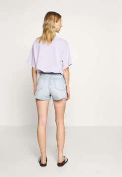 Weekday ROWE - Short en jean Women -France Weekday Soldes Boutique a2b6b38d53434315821a2a6ca175fa38